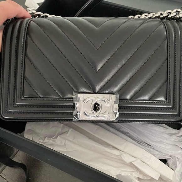 Chanel Medium Black Chevron Boy Bag Silver - Picture 3 of 15